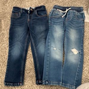 The pairs of size 3T boys cat and Jack